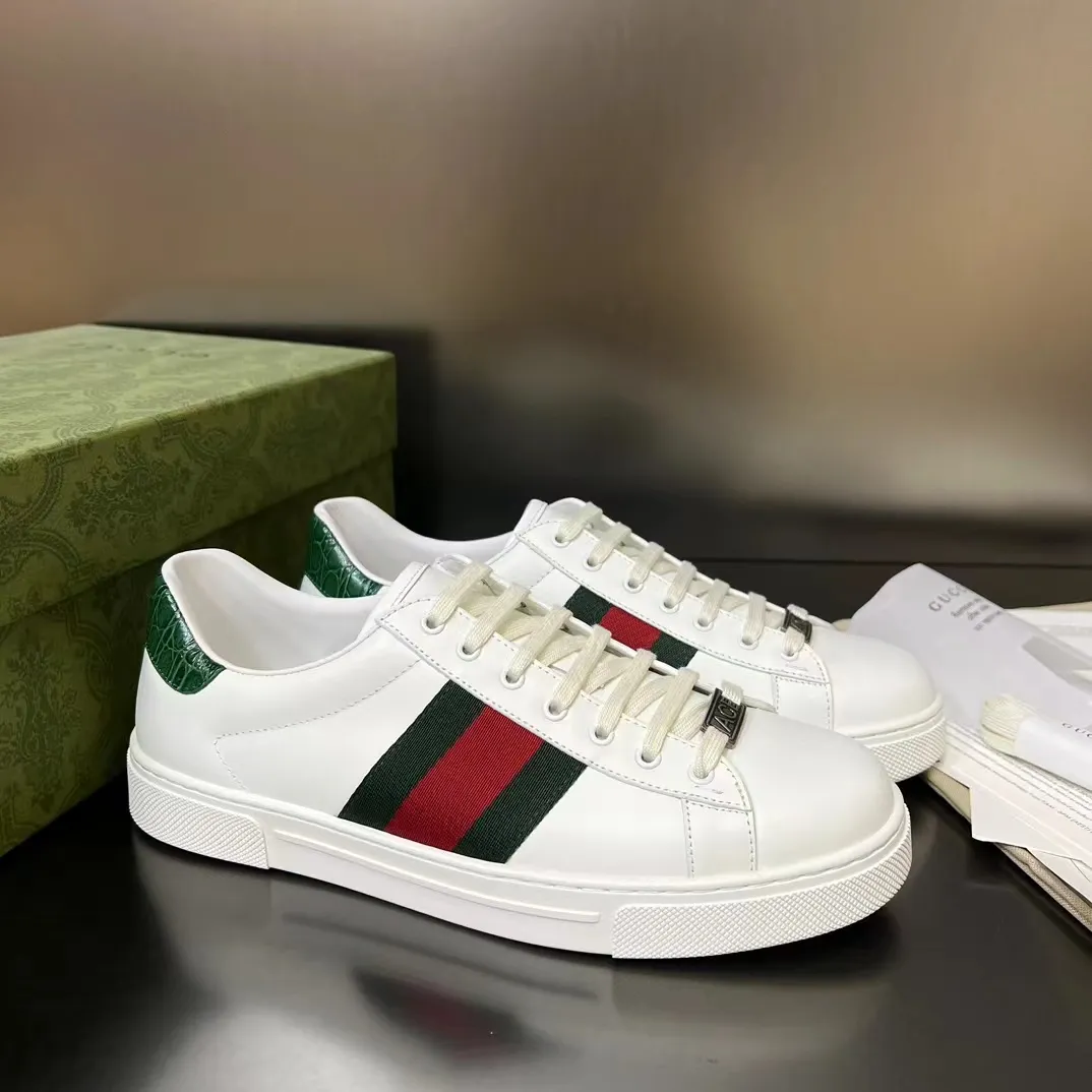 Men's Men's Shoes Men's Men's 💰380 new men's shoes GUCCI [Lightning] latest shoes shipped. Original quality, fashionable, special materials, sheepskin lining, new packaging. The foot feels super comfortable and the workmanship is impeccable. Size: 38-45